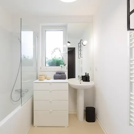 76 M2 With Rooftop Terrace Apartment